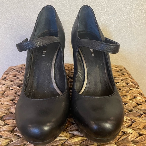 Gianni Bini Black Leather Round Toe Mary Jane Block Heel Pump.  Size 8.5 - Picture 2 of 10